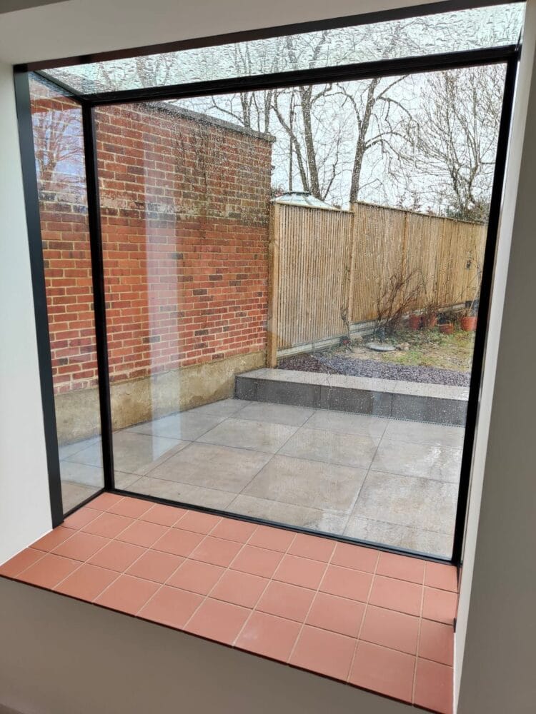 Oriel window with a window seat
